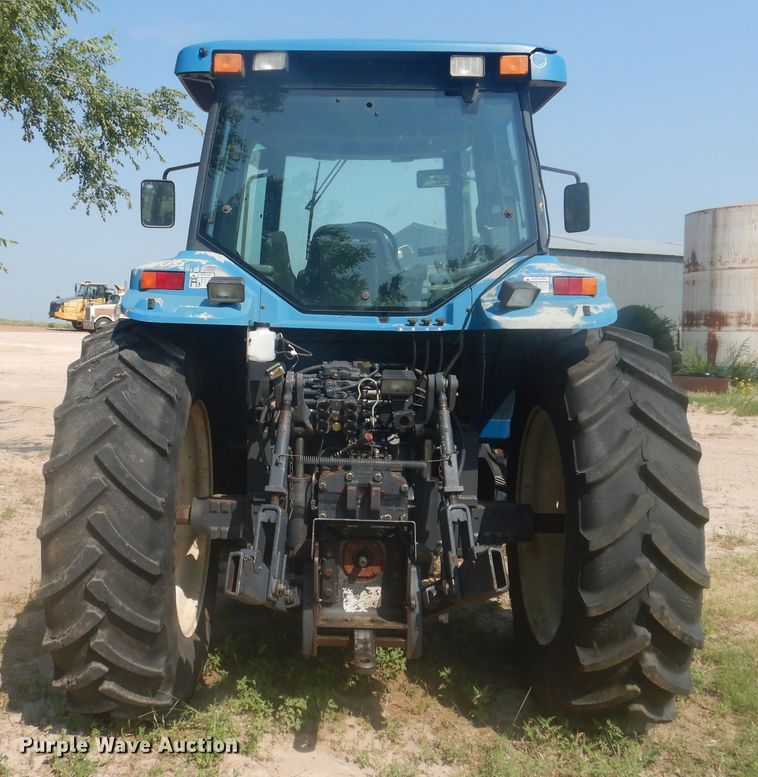 image for item IJ9448 1997 New Holland 8670  MFWD tractor