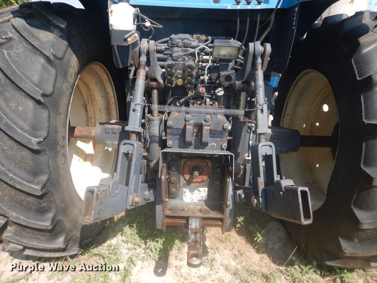 image for item IJ9448 1997 New Holland 8670  MFWD tractor