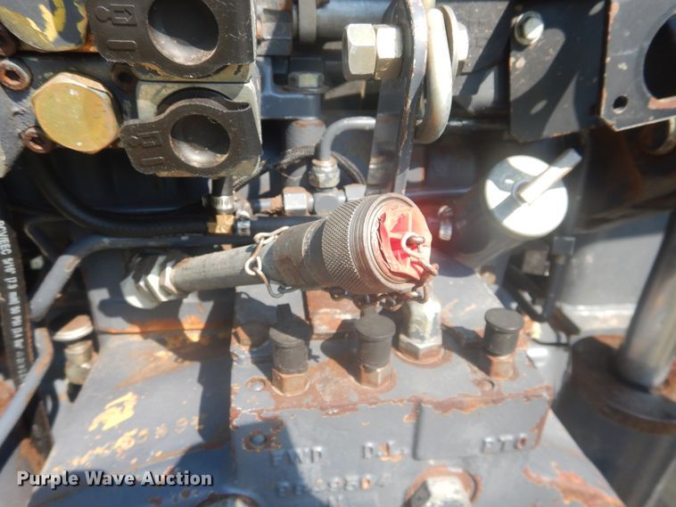 image for item IJ9448 1997 New Holland 8670  MFWD tractor