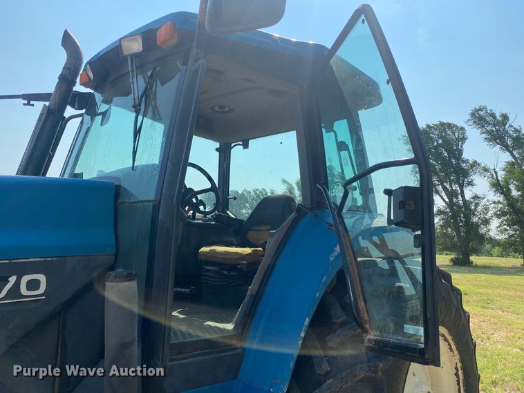 image for item IJ9448 1997 New Holland 8670  MFWD tractor