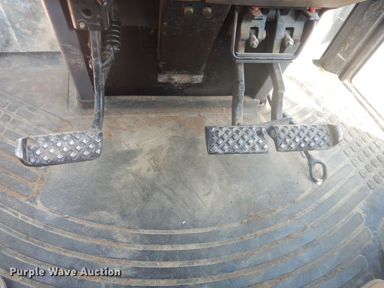 image for item IJ9448 1997 New Holland 8670  MFWD tractor