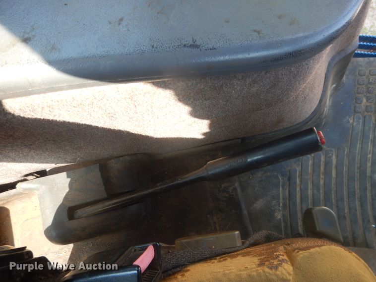 image for item IJ9448 1997 New Holland 8670  MFWD tractor