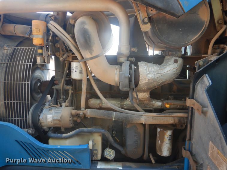 image for item IJ9448 1997 New Holland 8670  MFWD tractor