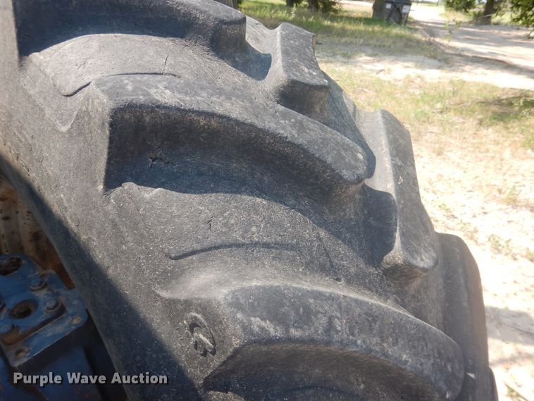 image for item IJ9448 1997 New Holland 8670  MFWD tractor