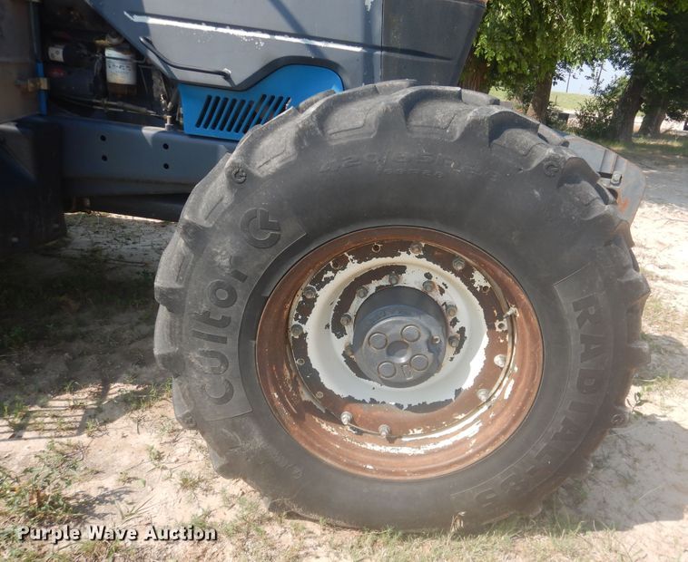 image for item IJ9448 1997 New Holland 8670  MFWD tractor