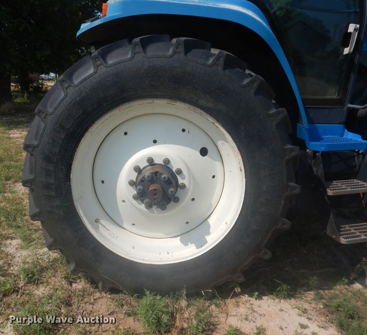 image for item IJ9448 1997 New Holland 8670  MFWD tractor