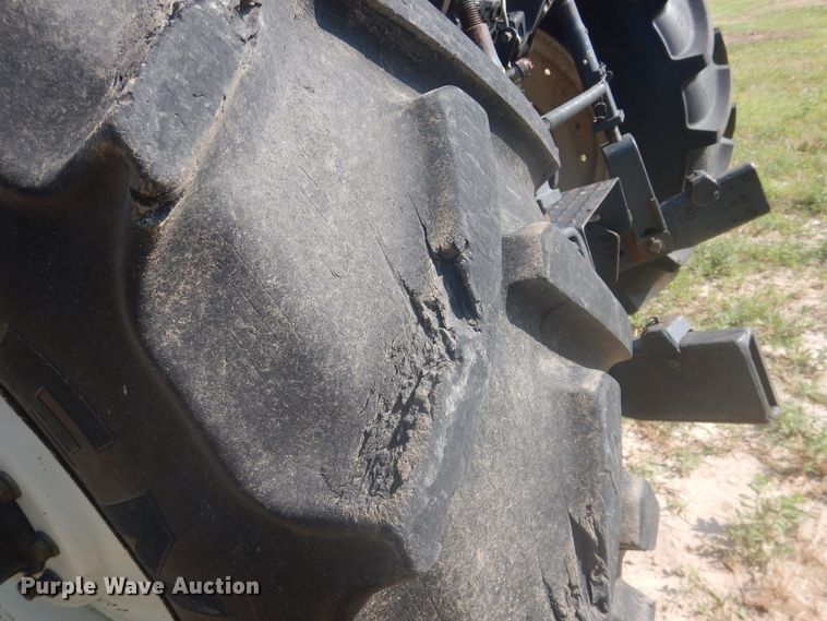 image for item IJ9448 1997 New Holland 8670  MFWD tractor