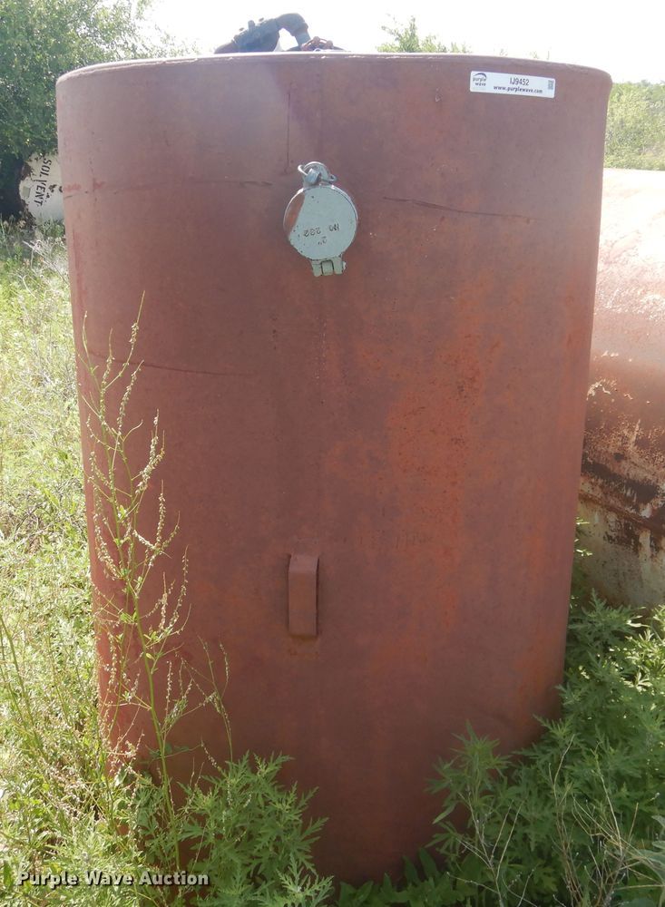 image for item IJ9452 Steel fuel tank