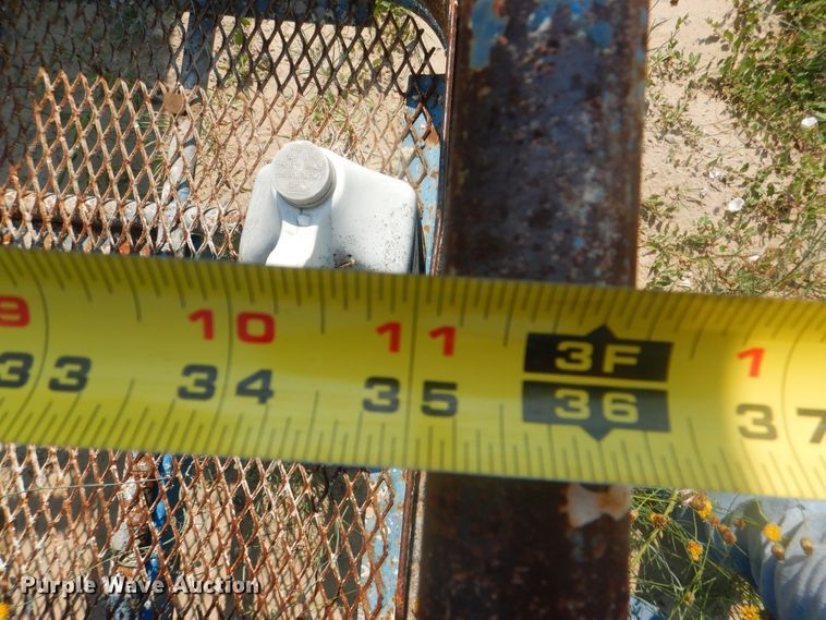 image for item IJ9456 1997 Genie S-40  boom lift