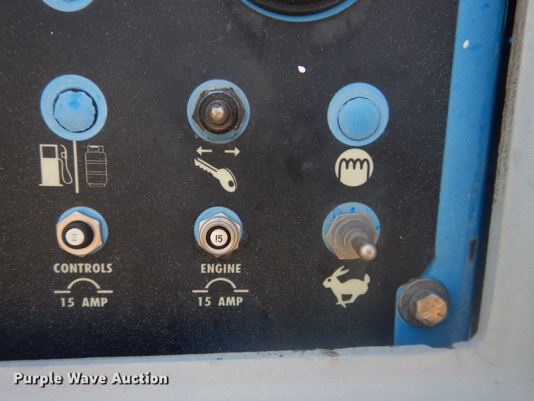 image for item IJ9456 1997 Genie S-40  boom lift