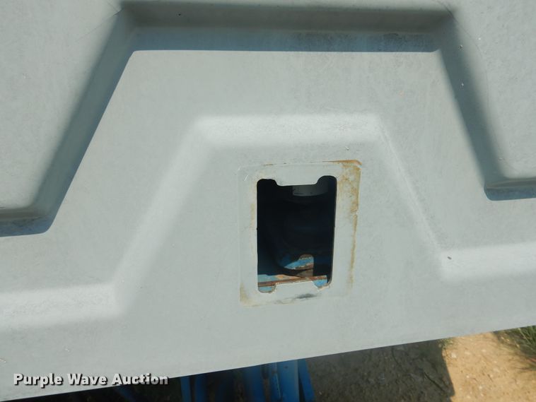 image for item IJ9456 1997 Genie S-40  boom lift