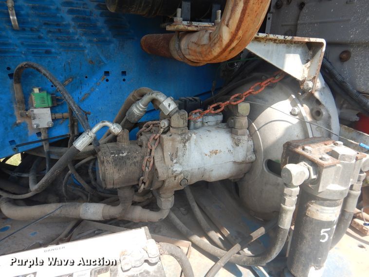 image for item IJ9456 1997 Genie S-40  boom lift