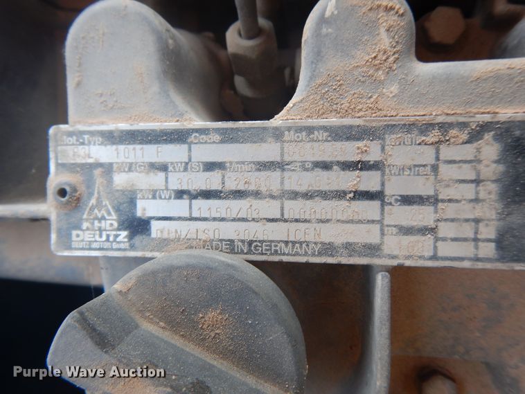 image for item IJ9456 1997 Genie S-40  boom lift