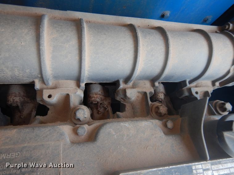 image for item IJ9456 1997 Genie S-40  boom lift