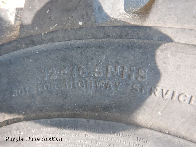 image for item IJ9456 1997 Genie S-40  boom lift