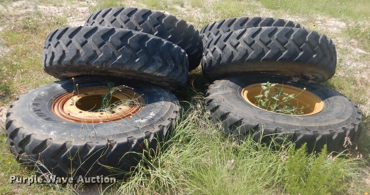image for item IJ9457 (6) 14.00R24 tires and wheels