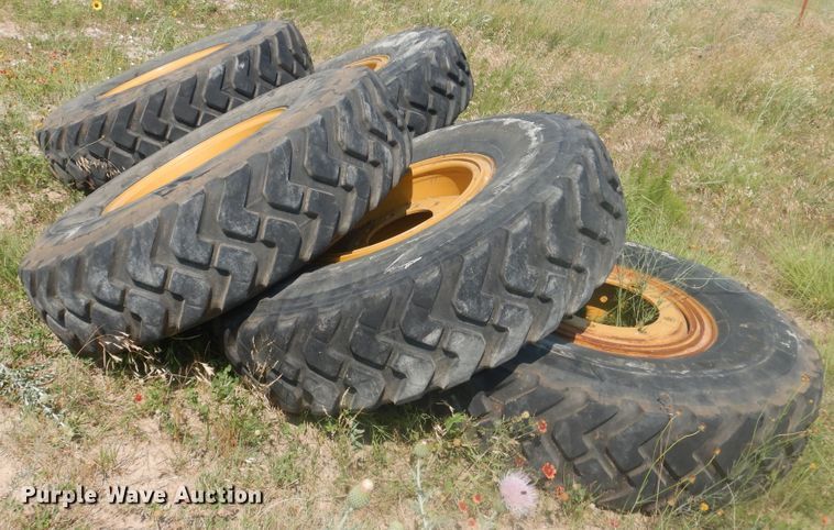 image for item IJ9457 (6) 14.00R24 tires and wheels