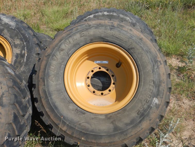 image for item IJ9457 (6) 14.00R24 tires and wheels