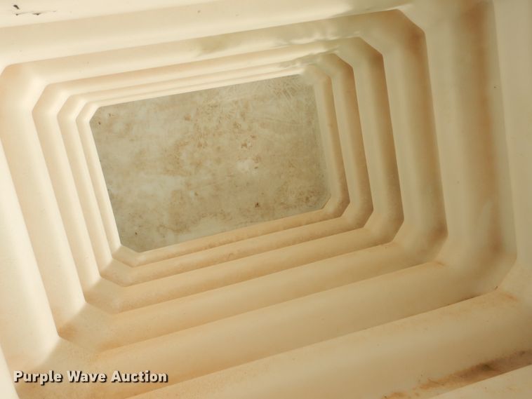 image for item IJ9458 (3) poly tanks