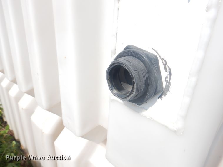 image for item IJ9458 (3) poly tanks