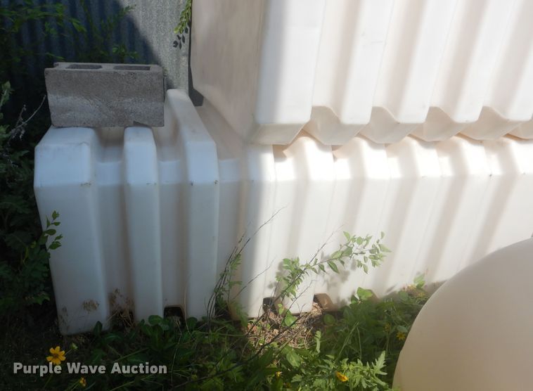 image for item IJ9458 (3) poly tanks