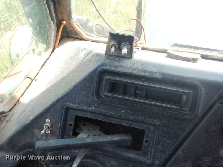 image for item IJ9460 1978 Steiger Cougar PT270  4WD tractor