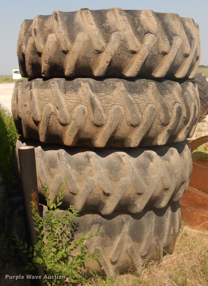 image for item IJ9460 1978 Steiger Cougar PT270  4WD tractor