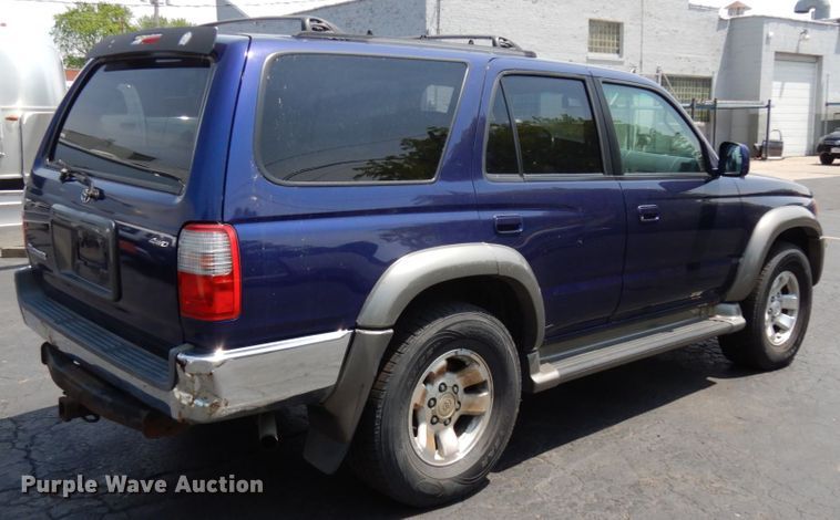 image for item IL9750 2000 Toyota 4Runner  SUV