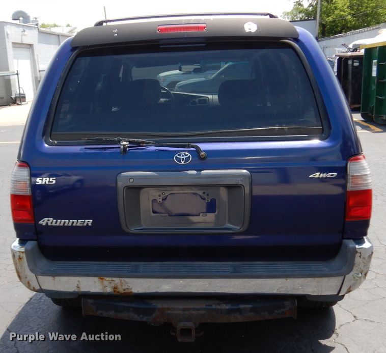 image for item IL9750 2000 Toyota 4Runner  SUV