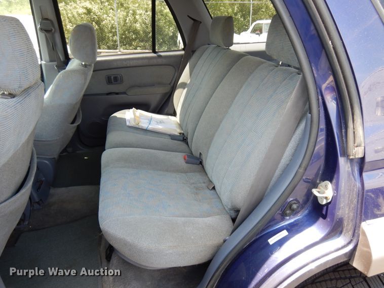 image for item IL9750 2000 Toyota 4Runner  SUV