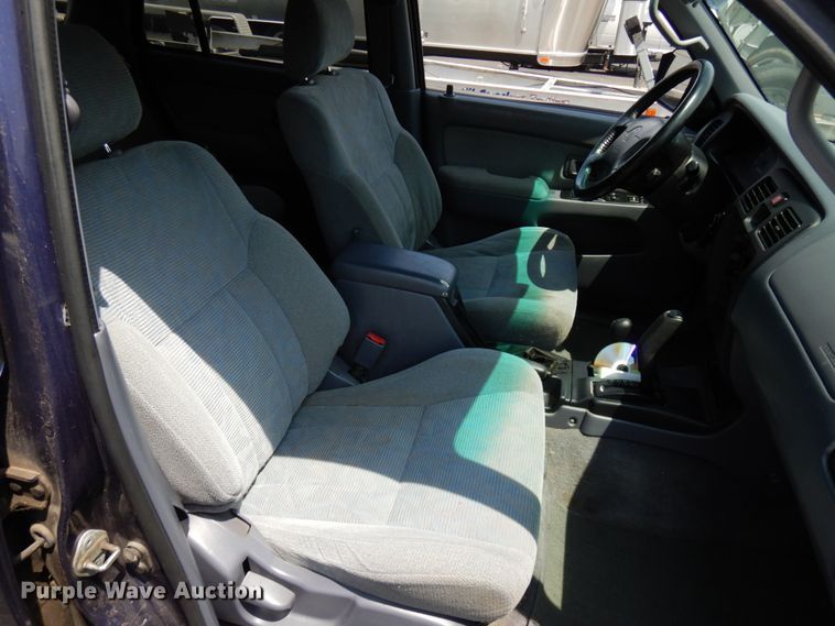 image for item IL9750 2000 Toyota 4Runner  SUV