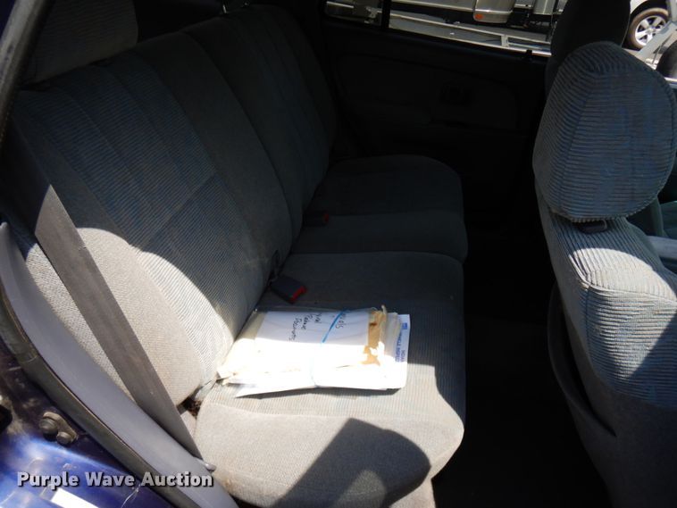 image for item IL9750 2000 Toyota 4Runner  SUV