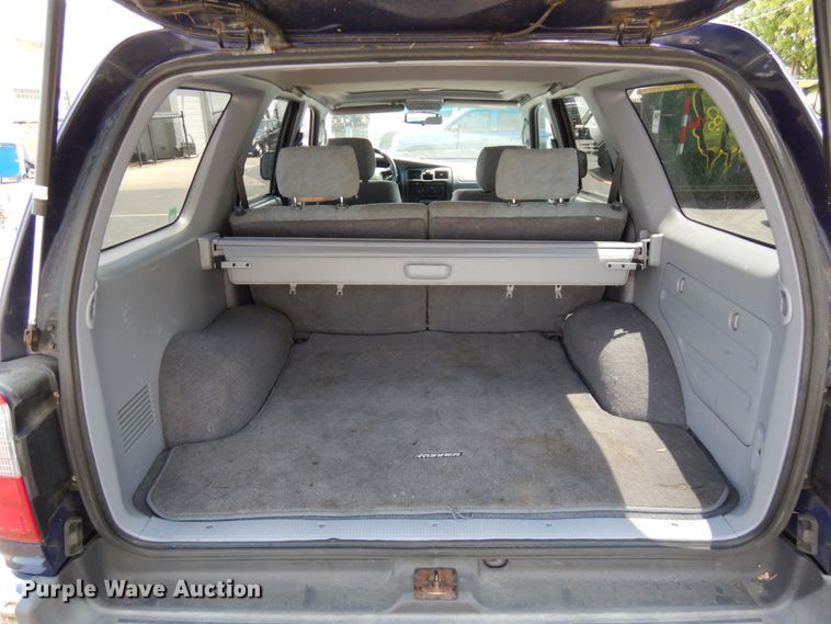 image for item IL9750 2000 Toyota 4Runner  SUV