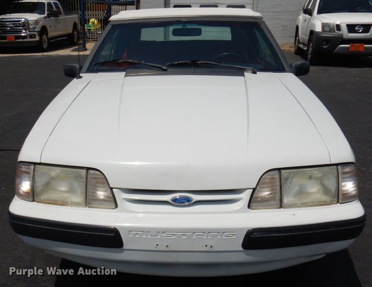 image for item IL9751 1991 Ford Mustang  convertible