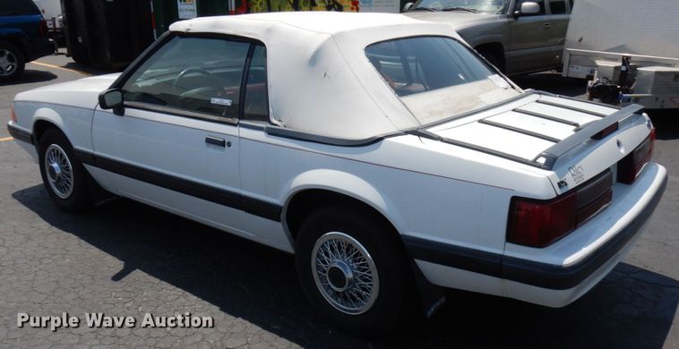 image for item IL9751 1991 Ford Mustang  convertible