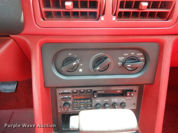 image for item IL9751 1991 Ford Mustang  convertible