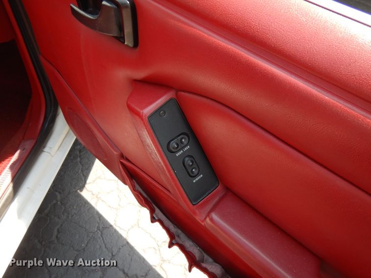 image for item IL9751 1991 Ford Mustang  convertible