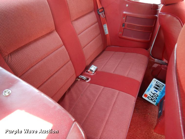 image for item IL9751 1991 Ford Mustang  convertible