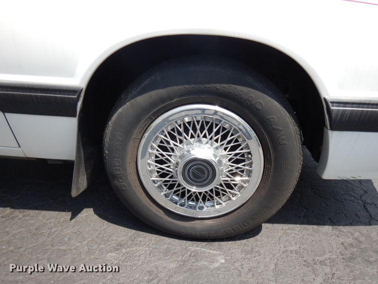 image for item IL9751 1991 Ford Mustang  convertible