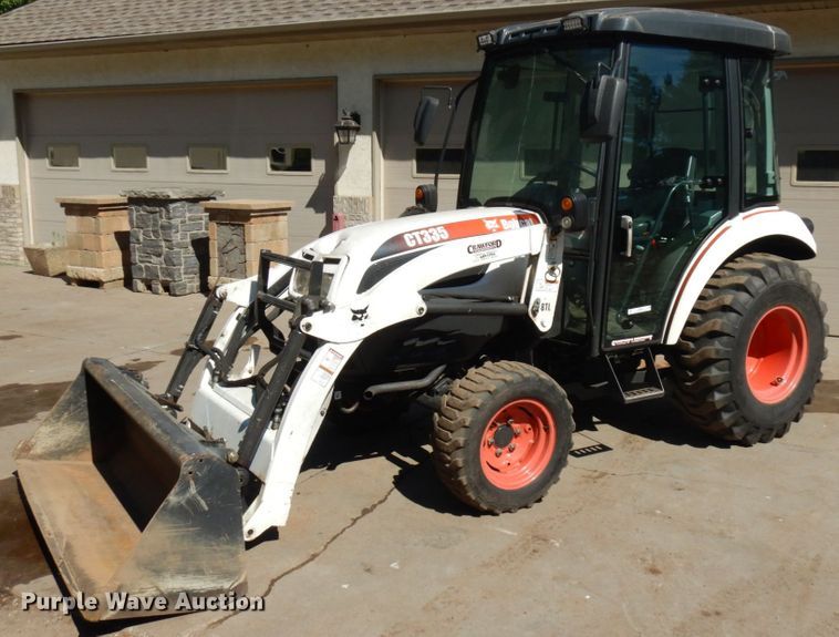 image for item IL9830 Bobcat CT335  tractor