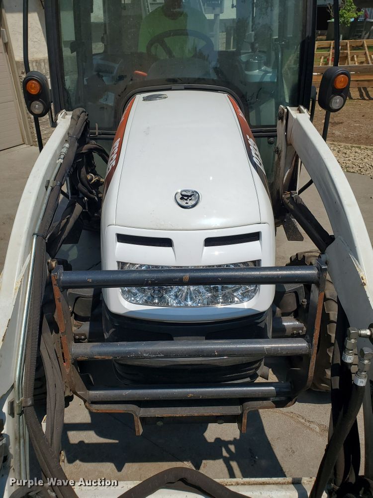 image for item IL9830 Bobcat CT335  tractor