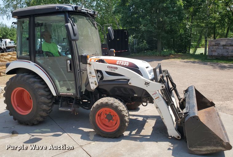 image for item IL9830 Bobcat CT335  tractor