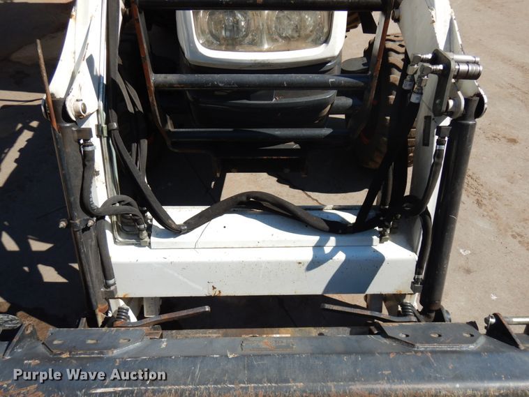 image for item IL9830 Bobcat CT335  tractor