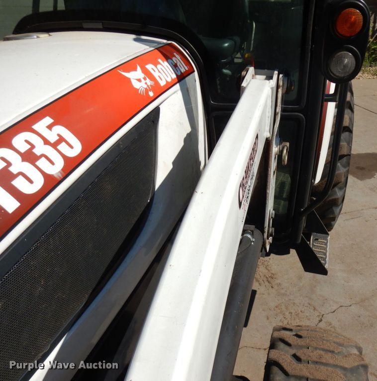 image for item IL9830 Bobcat CT335  tractor