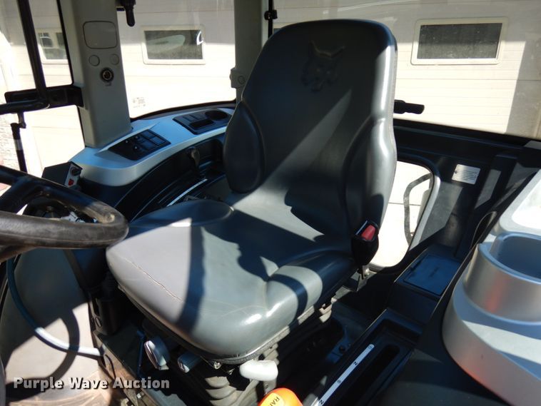 image for item IL9830 Bobcat CT335  tractor