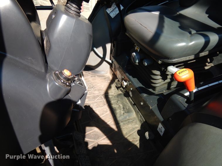 image for item IL9830 Bobcat CT335  tractor