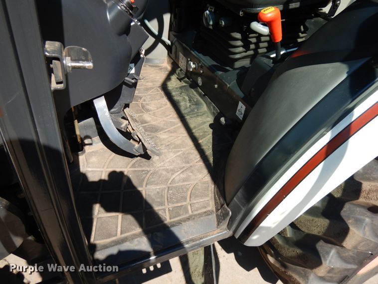 image for item IL9830 Bobcat CT335  tractor