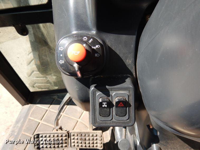 image for item IL9830 Bobcat CT335  tractor