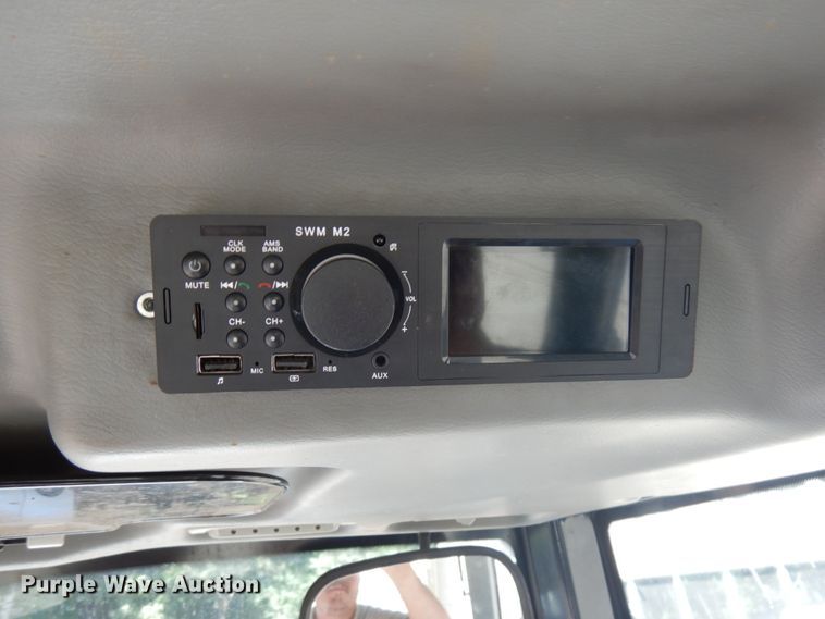 image for item IL9830 Bobcat CT335  tractor