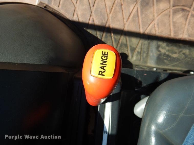 image for item IL9830 Bobcat CT335  tractor